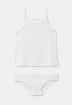 Комплект из майки и трусов